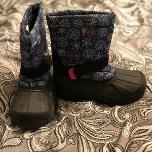 Girls size 13 winter boots